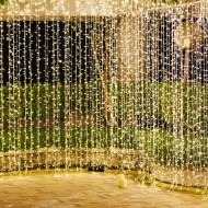  480 LED λαμπάκια κουρτίνα 5,2W  με θερμό χρώμα φωτός IP44 με διάσταση  300x300cm & διάφανο καλώδιο