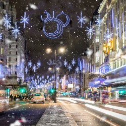 Επίστυλο σχέδιο THREE CHRISTMAS BALL με 414 LED με ψυχρό χρώμα φωτός IP44 διάσταση 120x120CM &1.5m καλώδιο τροφοδοσίας