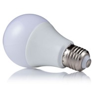 Λάμπα led αχλάδι Ε27 8W 230V 3000k θερμό λευκό φως 680lumen γωνία θέασης 270°