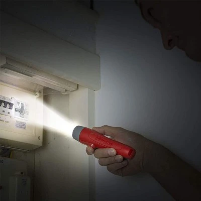 Φακός χειρός LED Energizer με ενσωματωμένο μαγνήτη φωτεινότητα 50 lumens και αυτονομία 40h Φακός χειρός LED Energizer με ενσωματωμένο μαγνήτη φωτεινότητα 50 lumens και αυτονομία 40h