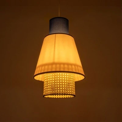 GloboStar® SAIGE 01921 Boho Κρεμαστό Φωτιστικό Πλέγμα Μονόφωτο 1 x E27 IP20 Μπεζ Ξύλο με Μπλε & Ροζ Ύφασμα - Μ30 x Π30 x Υ48cm
