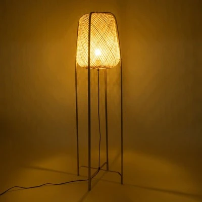 GloboStar® MEILANI 02301 Boho Επιδαπέδιο Φωτιστικό Μονόφωτο 1 x E27 AC220-240V IP20 - Φ40 x Υ150cm - Χρυσό Μεταλλικό με Μπεζ Ξύλινο Ρατάν Πλέγμα - 5 Χρόνια Εγγύηση