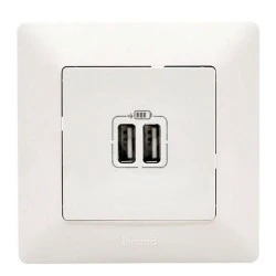Πρίζα 2xUSB φόρτισης τύπου A 2400mA λευκή Legrand Niloe