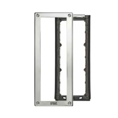 Πλαίσιο 3 θέσεων URMET 1158/63 για μπουτονιέρα Sinthesi Steel 299 x 125 mm Πλαίσιο 3 θέσεων URMET 1158/63 για μπουτονιέρα Sinthesi Steel 299 x 125 mm