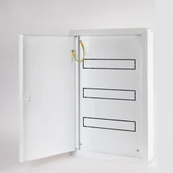 Πίνακας χωνευτός μεταλλικόσ  3x16 θέσεων ip30