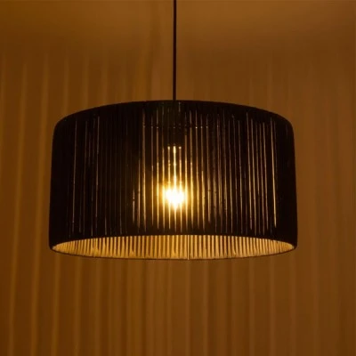 GloboStar® KYCLOS 203-0048 Boho Κρεμαστό Φωτιστικό Καπέλο Μονόφωτο 1 x E27 IP20 Μαύρο Rattan - M40 x Π40 x Υ25.5cm