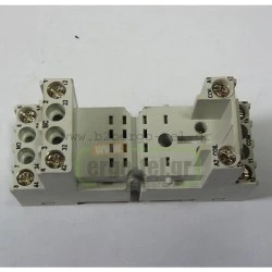 Βάση για ρελέ 8 ποδιών RMIA 210 τετράγωνη CARLO GAVAZZI ΖΜI-2NA