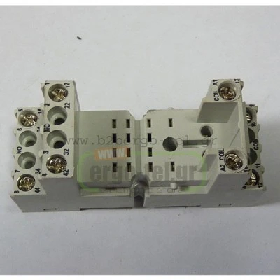 Βάση για ρελέ 8 ποδιών RMIA 210 τετράγωνη CARLO GAVAZZI ΖΜI-2NA Βάση για ρελέ 8 ποδιών RMIA 210 τετράγωνη CARLO GAVAZZI ΖΜI-2NA
