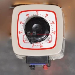 Ρυθμιστής τάσης TDGC2-2 μονοφασικός 0-250V ισχύς εξόδου 2KVA ρεύμα 8A SIMIN