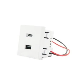 USB φορτιστής Shelly USB Charger Adapter (USB-C/USB-A) λευκός με 2 θύρες Type-A και Type-C για το Shelly Wall Display Stand