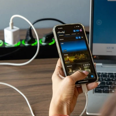 Πολύπριζο Shelly Power Strip 4 Gen4 μαύρο με 4 ελεγχόμενες πρίζες που διαθέτουν μετρητές ισχύος 43x237x56 mm
