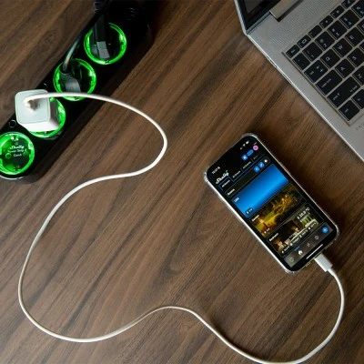 Πολύπριζο Shelly Power Strip 4 Gen4 μαύρο με 4 ελεγχόμενες πρίζες που διαθέτουν μετρητές ισχύος 43x237x56 mm