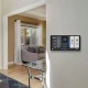 έγχρωμη οθόνη αφής 6,95" Shelly Wall Display X2 Silver ασημί + BLU H&T Ivory για Εποπτεία αυτοματισμών έξυπνου σπιτιού