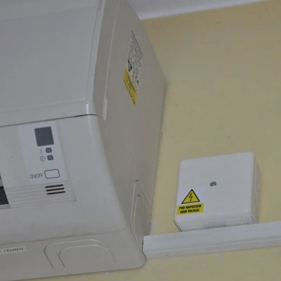 Σετ Controller AC με 2 ασύρματες μαγνητικές επαφές ιδανικό για έλεγχο AIR CONDITION σε ξενοδοχεία & AIR BNB 