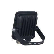 Προβολέας led smd 10W μαύρο χρώμα σε ψυχρό φως 6500K plus στεγανός IP66