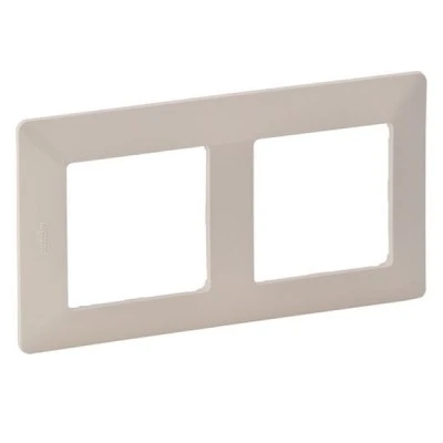 Πλαίσιο 2 θέσεων ιβουάρ (ivory) οριζόντιας και κάθετης τοποθέτησης για διακόπτες Legrand Valena Life