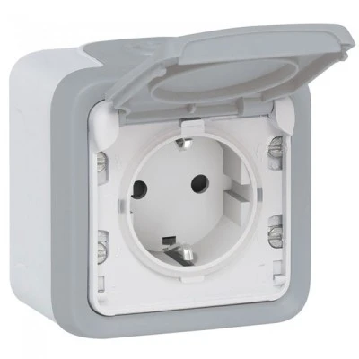 Πρίζα σούκο LEGRAND PLEXO εξωτερική στεγανή IP 55 με καπάκι σε γκρι χρώμα Πρίζα σούκο LEGRAND PLEXO εξωτερική στεγανή IP 55 με καπάκι σε γκρι χρώμα