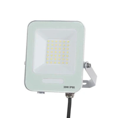Λευκός προβολέας led smd plus 30W σε ψυχρό φως 6500K 3600lm για εξωτερικό χώρο IP66
