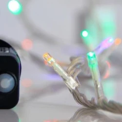 Πολύχρωμα 144 led λαμπάκια σε βροχή επεκτάσιμα με διάφανο καλώδιο 8 προγράμματα & μνήμη με μετασχηματιστή 36V 300x60cm IP44