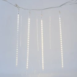 240 led κουρτίνα σε θερμό λευκό φως με 5 snowdrop 50cm, 4 επεκτάσεις ΄έως 3 σετ & 5v μετασχηματιστή IP44