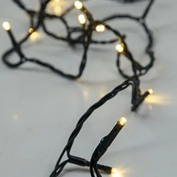 Χριστουγεννιάτικα λαμπάκια σε σειρά με 48 led σε θερμό φως τροφοδοσία με μπαταρίες 3xΑΑ 8 προγράμματα, μνήμη και χρονοδιακόπτη σε πράσινο pvc καλώδιο ip44