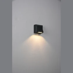 Απλίκα τοίχου αλουμινίου 3W 289Lm θερμό φως 3000K 82x78x65mm IP54 μαύρη ARTE ILLUMINA
