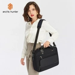 Tσάντα ώμου ARCTIC HUNTER για laptop 15.6" & χωρητικότητα 14.5L σε μαύρο χρώμα