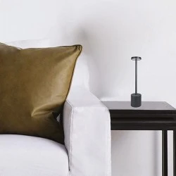 Πορτατίφ αφής επαναφορτιζόμενο LED 4W DIMMABLE με θερμό λευκό φως 3000k σε μαύρο χρώμα IP54