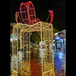 Δώρο 3D με θερμή λευκή - κόκκινη led φωτοσωλήνα και θερμά - κόκκινα led 450x300cm IP65
