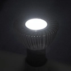 Λάμπα led ισχύος GU10 5W 230V 6200k ψυχρό λευκό φως ντιμαριζόμενη δέσμης 25° 380 lumen