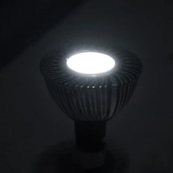 Λάμπα led ισχύος MR16 5W 12VAC/DC 6200k ψυχρό λευκό φως ντιμαριζόμενη δέσμης 15° 380 lumen
