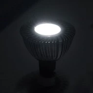 Λάμπα led ισχύος MR16 5W 12VAC/DC 6200k ψυχρό λευκό φως ντιμαριζόμενη δέσμης 8° 380 lumen