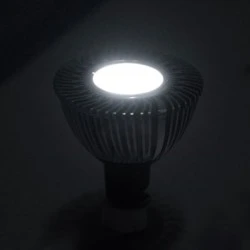 Λάμπα led ισχύος MR16 5W 12VAC/DC 6200k ψυχρό λευκό φως ντιμαριζόμενη δέσμης 25° 380 lumen