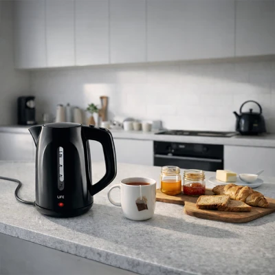 Βραστήρας LiFE Premiere Black 1.0L 1100W με κρυφό θερμαντικό στοιχείο, περιστροφή 360° και μαύρο χρώμα
