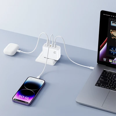Φορτιστής GaN 4 εξόδων 3x USB-C & 1x USB-A 67W λευκός 249-0332
