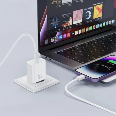 Φορτιστής USB-C GaN PD30W με αποσπώμενο καλώδιο USB-C σε USB-C 1m σε λευκό χρώμα