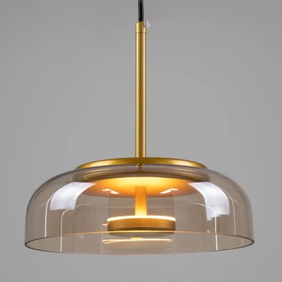 GloboStar® CHARLOTTE 00744 Μοντέρνο Κρεμαστό Φωτιστικό Οροφής Μονόφωτο Μελί Γυάλινο Χρυσό Μεταλλικό CREE LED 5W 500lm 180° AC 85-265V Θερμό Λευκό 2700K Φ23 x Υ23cm