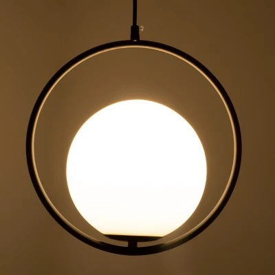 GloboStar® MADRID 00931 Μοντέρνο Κρεμαστό Φωτιστικό Μπάλα Μονόφωτο 1 x E27 IP20 Μαύρο Μέταλλο με Λευκό Γυαλί - Μ30 x Π20 x Υ30cm