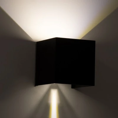 Μοντέρνα επιτοίχια απλίκα LED kelvo® AXIS-S 10W 1200lm 5°/60° AC 220-240V αδιάβροχη IP65 φυσικό λευκό 4500K Bridgelux COB μαύρο ματ 10x10x10cm