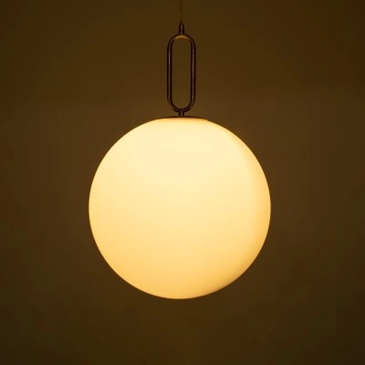GloboStar® BELLISSIMO 61488 Μοντέρνο Κρεμαστό Φωτιστικό Οροφής Μονόφωτο 1 x E27 Γαλακτερή Γυάλινη Μπάλα με Μεταλλικό Επιχρυσωμενό Πλατίνα Σώμα Φ40 x Υ62cm
