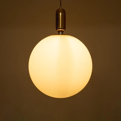 GloboStar® ESTETICO 61494 Μοντέρνο Κρεμαστό Φωτιστικό Μπάλα Μονόφωτο 1 x E27 IP20 Λευκό Γυαλί με Χρυσό Μέταλλο - Μ40 x Π40 x Υ58cm