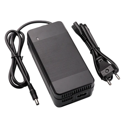 Φορτιστής μπαταριών Li-Ion BC 42V 4A για battery pack 10 στοιχείων Φορτιστής μπαταριών Li-Ion BC 42V 4A για battery pack 10 στοιχείων