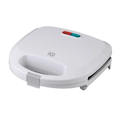Τοστιέρα λευκή IQ ST-612 750W με αντικολλητικές πλάκες γκριλ και αντιθερμική λαβή