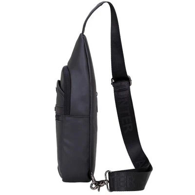 Τσάντα Crossbody ARCTIC HUNTER XB13001-BK αδιάβροχη μαύρη με ειδική εσοχή για τα ακουστικά