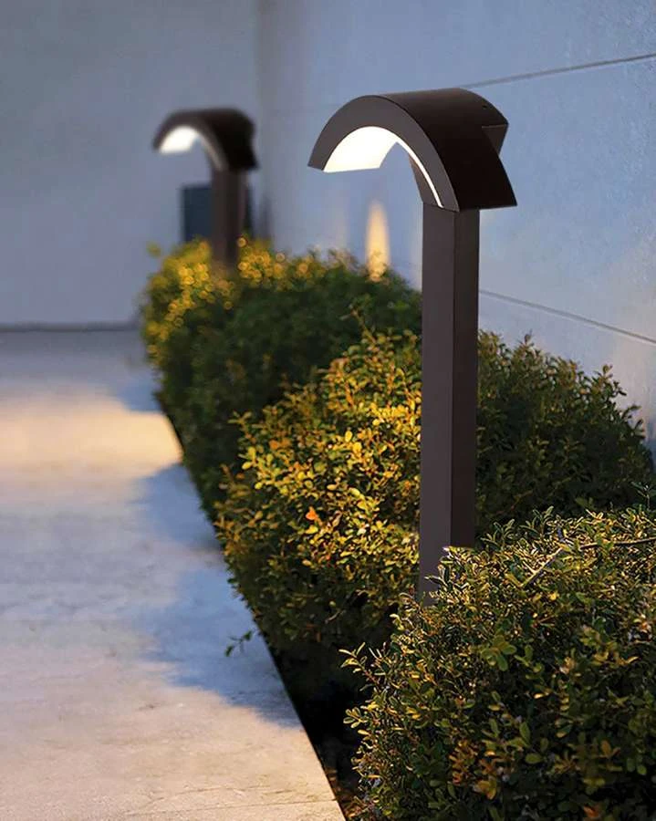Φωτιστικό κήπου LED 18W με θερμό φως 3000K 0,60cm σε μαύρο χρώμα